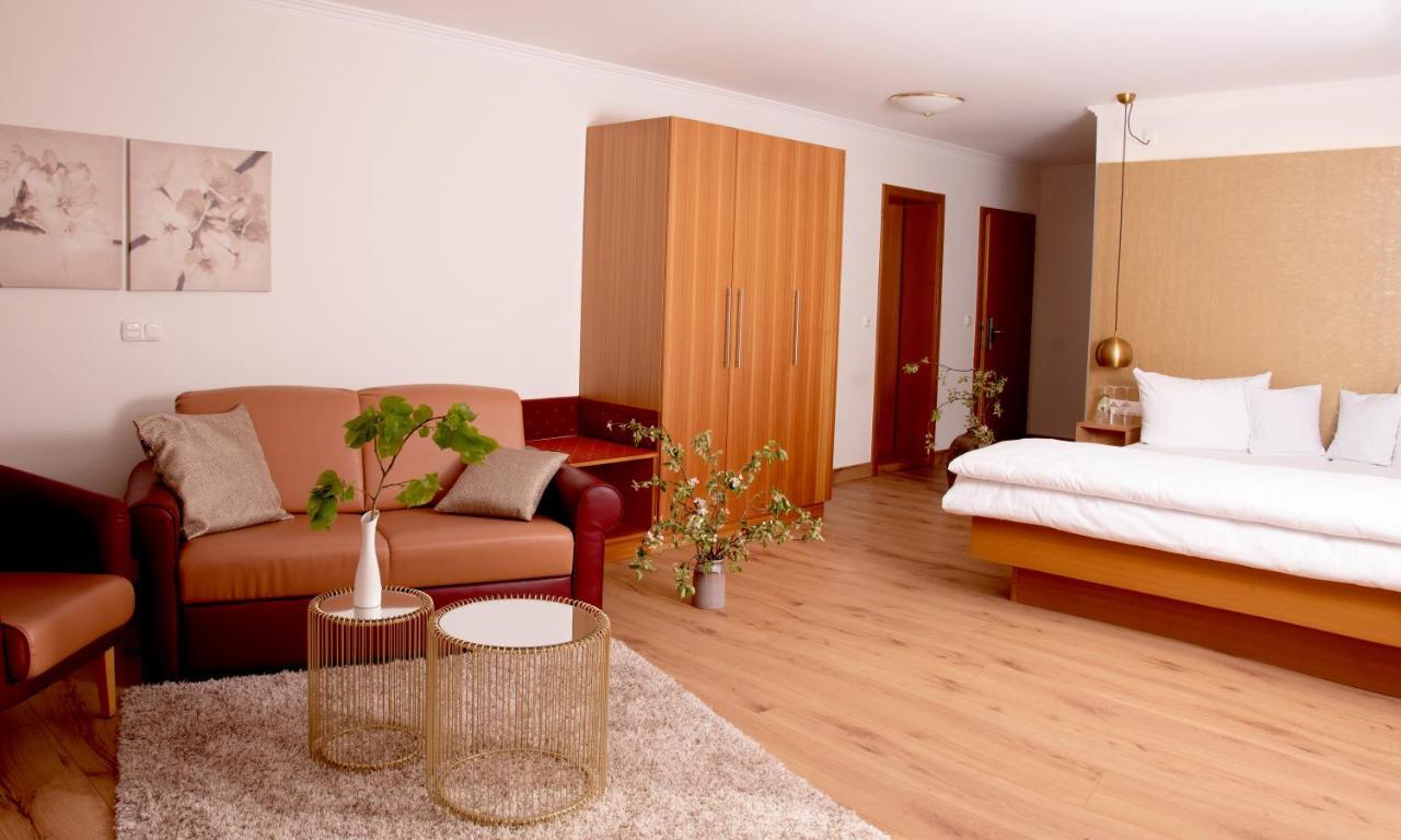 Anetseder Landhotel & Lofts Thyrnau Bagian luar foto